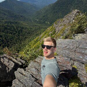 Meet your Posher, Eric